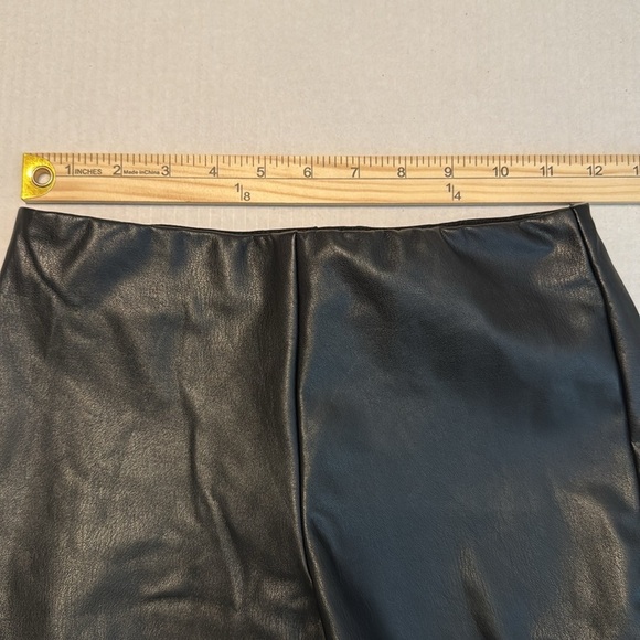 Banana Republic Factory High Rise Black Vegan Faux Leather Leggings Size PXXS - Picture 4 of 10
